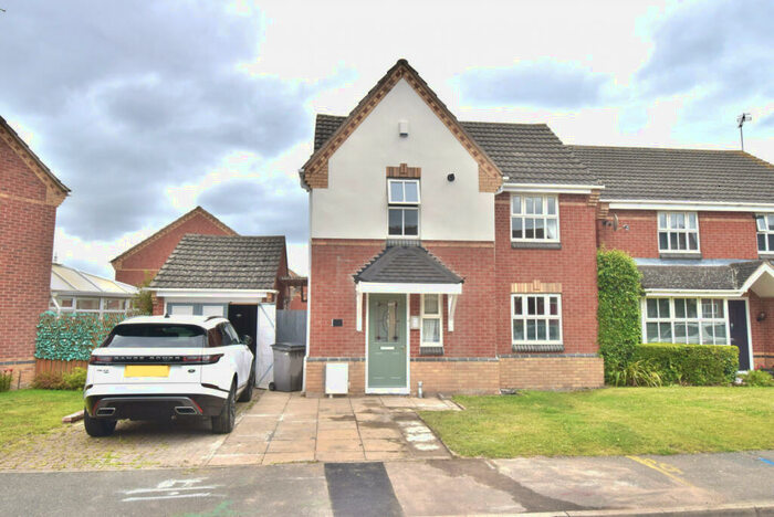 3 Bedroom Detached House To Rent In Taverners Road, Leicester, LE4