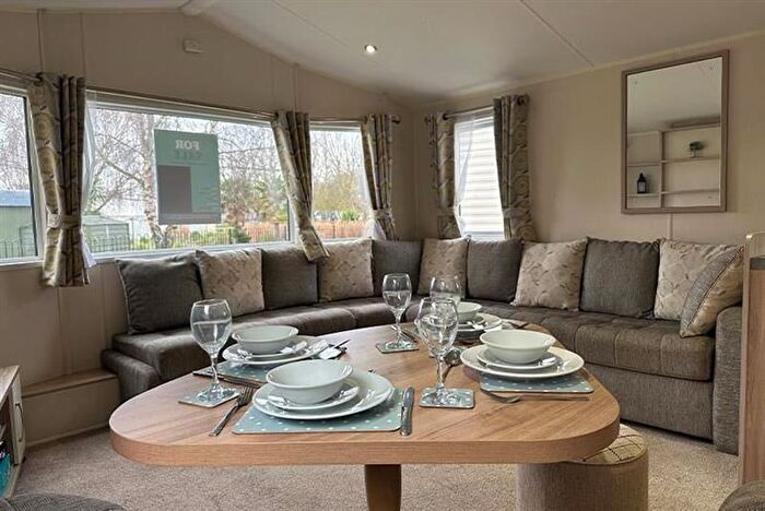 3 Bedroom Mobile/park Home For Sale In Talybont, LL43