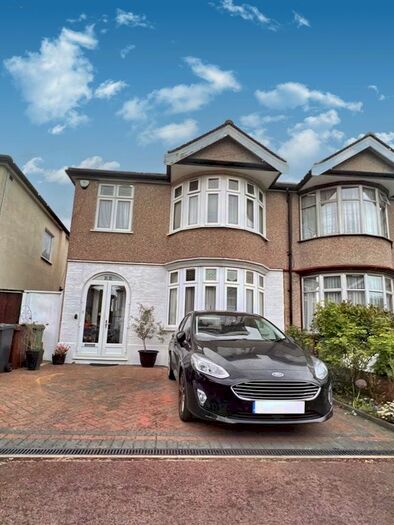 3 Bedroom End Of Terrace House To Rent In Sheringham Drive, Barking, IG11