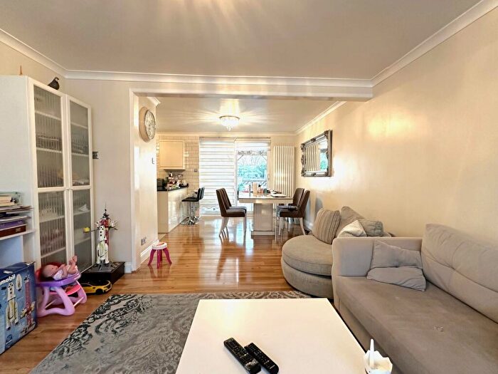 3 Bedroom Terraced House To Rent In Broadlands Avenue, Enfield, EN3