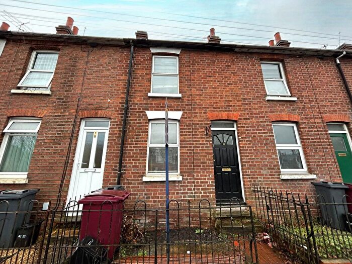 2 Bedroom Terraced House To Rent In Pell Street, Reading, Berkshire, RG1