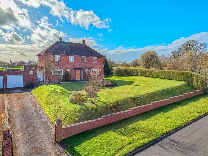 4 Bedroom Link Detached House For Sale In Centurions Walk, Carlisle, CA3