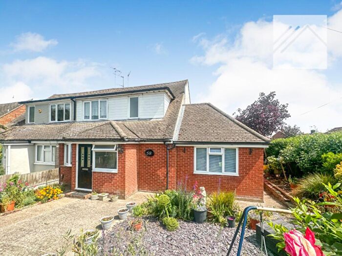 4 Bedroom Semi Detached House For Sale In Cedar Road, Canvey Island, SS8