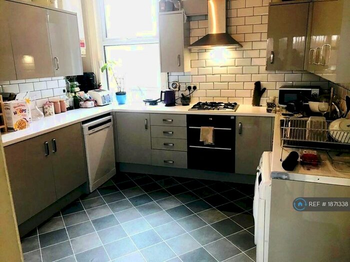 5 Bedroom Terraced House To Rent In Mauldeth Road, Manchester, M14