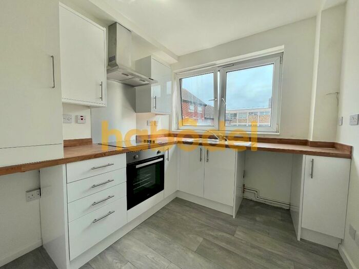1 Bedroom Flat To Rent In Hall Gate, Doncaster, South Yorkshire, DN1