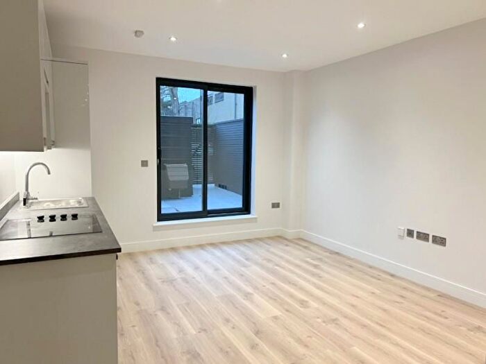 Studio To Rent In Singapore Road, West Ealing, W13
