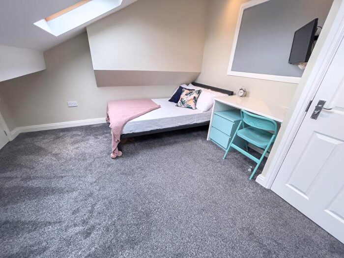 6 Bedroom House To Rent In Leopold Road, L7