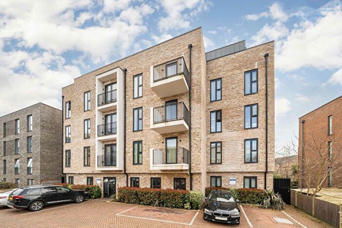 2 Bedroom Flat To Rent In Telegraph Avenue, London, NW9