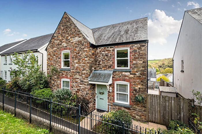 4 Bedroom Detached House For Sale In Gransmore Walk, Ermington, PL21