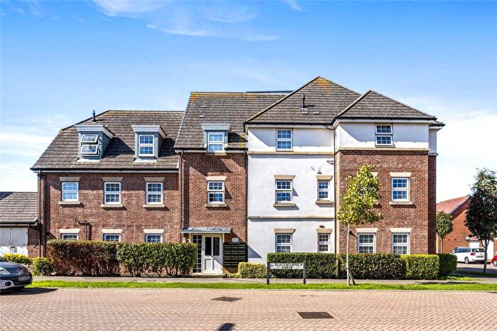 2 Bedroom Flat To Rent In Blackbourne Chase, Littlehampton, West Sussex, BN17