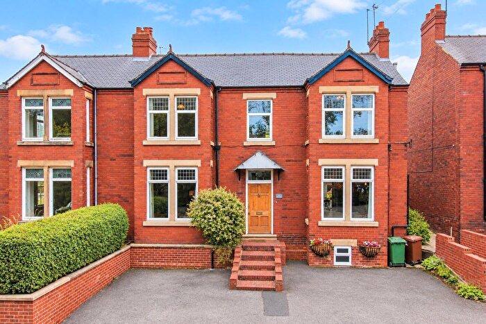 5 Bedroom Semi Detached House For Sale In Wakefield Road, Horbury, Wakefield, WF4