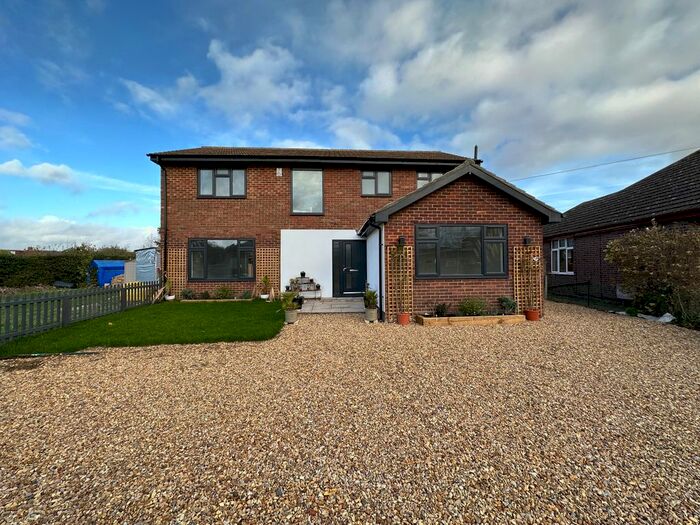 5 Bedroom Detached House To Rent In Manor Road, Barton-Le-Clay, Bedfordshire, MK45