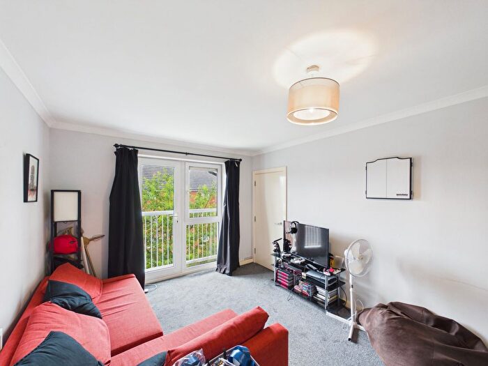 1 Bedroom Flat For Sale In Yeoman Drive, Stanwell, Surrey, TW19