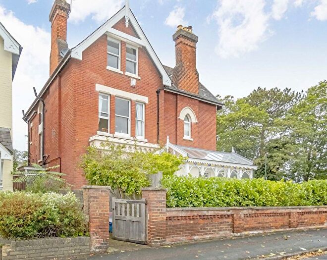 Studio To Rent In Lower Teddington Road, Hampton Wick, Kingston Upon Thames, KT1