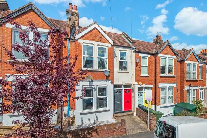 2 Bedroom Flat To Rent In Durban Road, West Norwood, London, SE27
