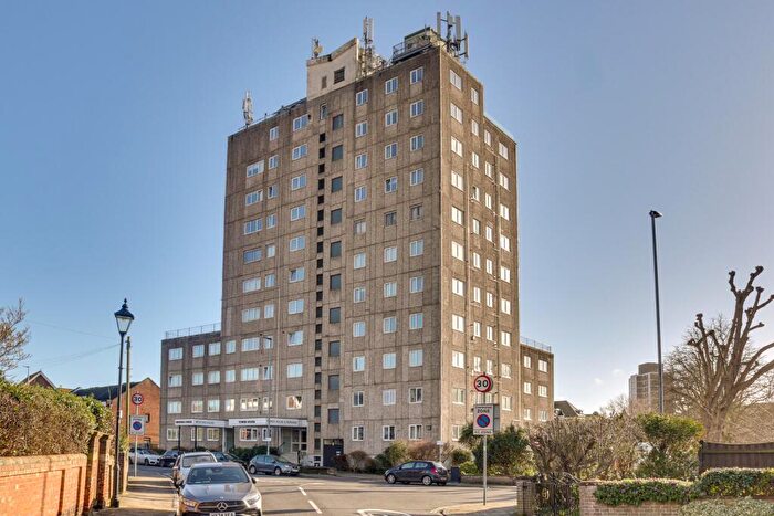 2 Bedroom Flat To Rent In Clarendon Road, Southsea Unfurnished, PO5