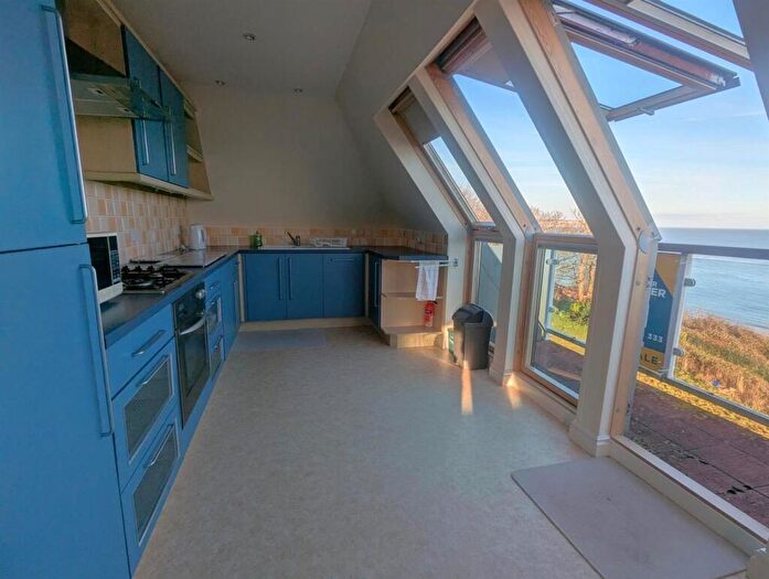 2 Bedroom Apartment For Sale In Beatrice Avenue, Shanklin, PO37