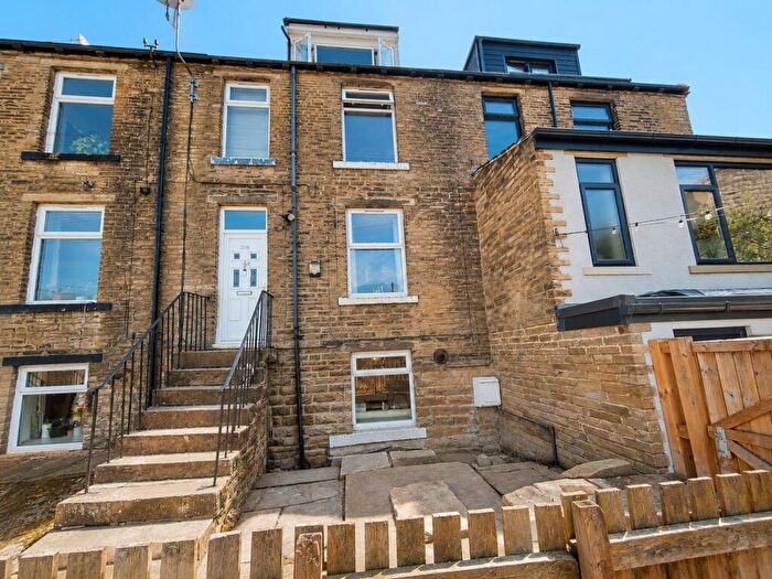 2 Bedroom Terraced House For Sale In Bradford Road, Bradford, BD14
