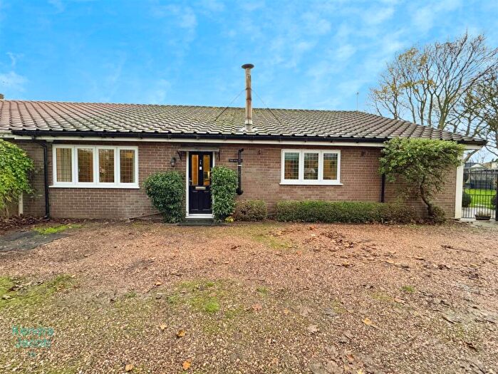 3 Bedroom Semi-Detached Bungalow For Sale In Bawtry Road, Tickhill, Doncaster, DN11