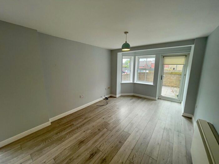 2 Bedroom Flat To Rent In Manor Fold, Horsforth, Leeds, West Yorkshire, LS18