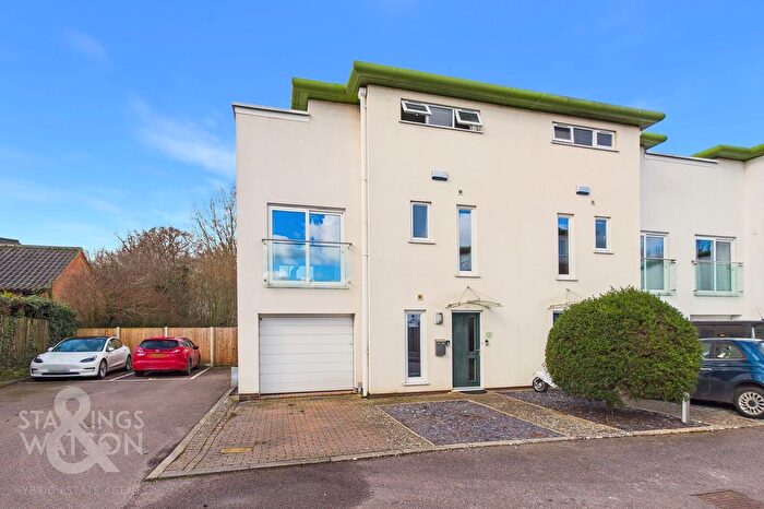4 Bedroom End Of Terrace House For Sale In Ottaway Close, Costessey, Norwich, NR5