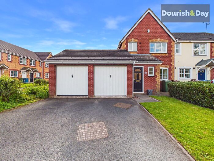 3 Bedroom Terraced House To Rent In Commonside Close, Stafford, ST16