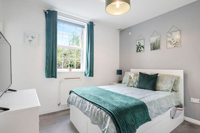 2 Bedroom Apartment For Sale In St. Peters Way, Stratford-upon-Avon, CV37