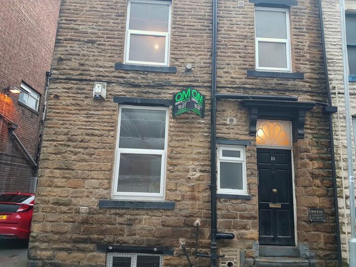1 Bedroom Flat To Rent In Lord Street, Keighley, West Yorkshire, BD21