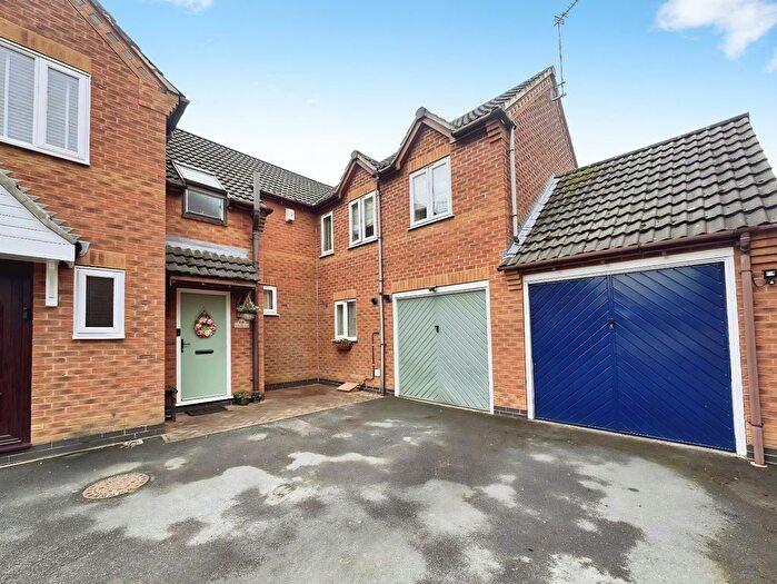 3 Bedroom Semi-Detached House For Sale In Scalborough Close, Countesthorpe, Leicester, LE8