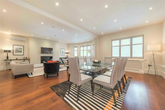 3 Bedroom Apartment To Rent In East Heath Road, Hampstead, London, NW3