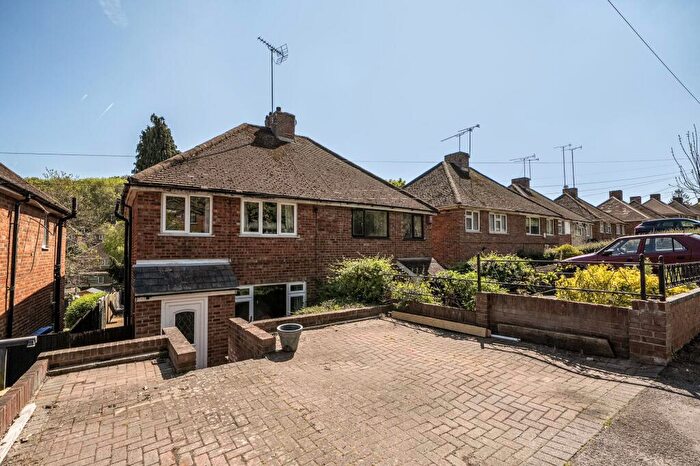 3 Bedroom Semi Detached House For Sale In Kentwood Hill, Tilehurst, RG31