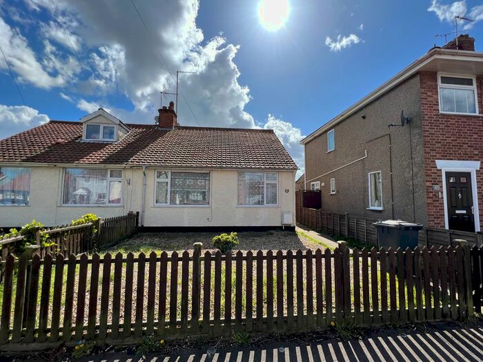 2 Bedroom Semi-Detached Bungalow To Rent In Edgerton Road, Lowestoft, NR33