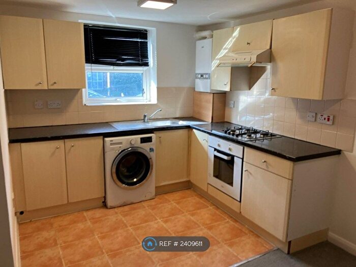3 Bedroom Flat To Rent In Howard Road, London, SE25