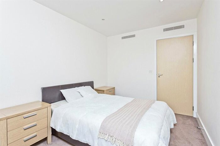2 Bedroom Apartment For Sale In Warwick Building, Chelsea Bridge Wharf, London, SW11