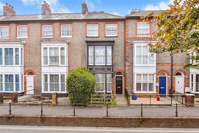 1 Bedroom Flat For Sale In Carisbrooke Road, Newport, Isle Of Wight, PO30