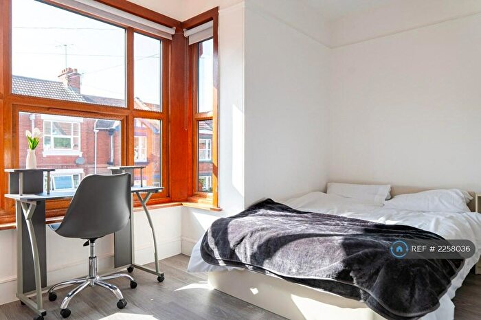 6 Bedroom Terraced House To Rent In Abbey Road, Exeter, EX4