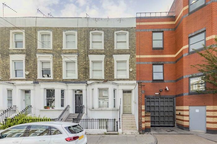 2 Bedroom Flat To Rent In Hopgood Street, London, W12