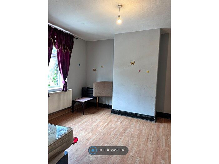 2 Bedroom Terraced House To Rent In Ackworth Street, Bradford, BD5