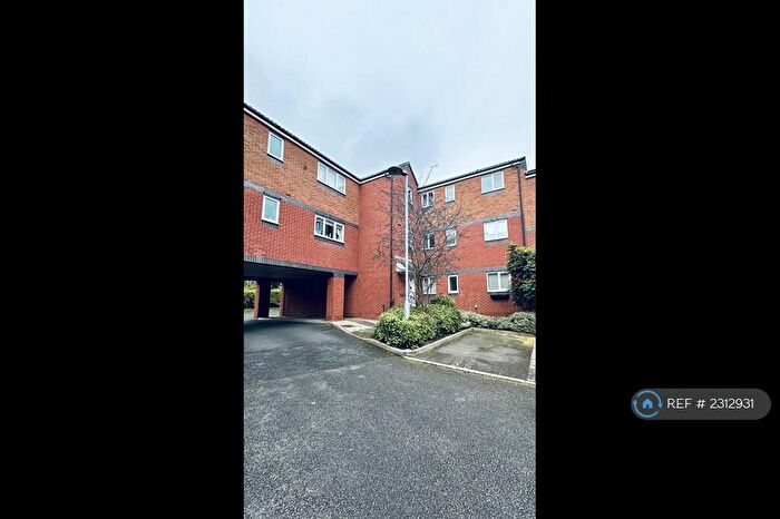 2 Bedroom Flat To Rent In Peel Drive, Wilnecote, Tamworth, B77