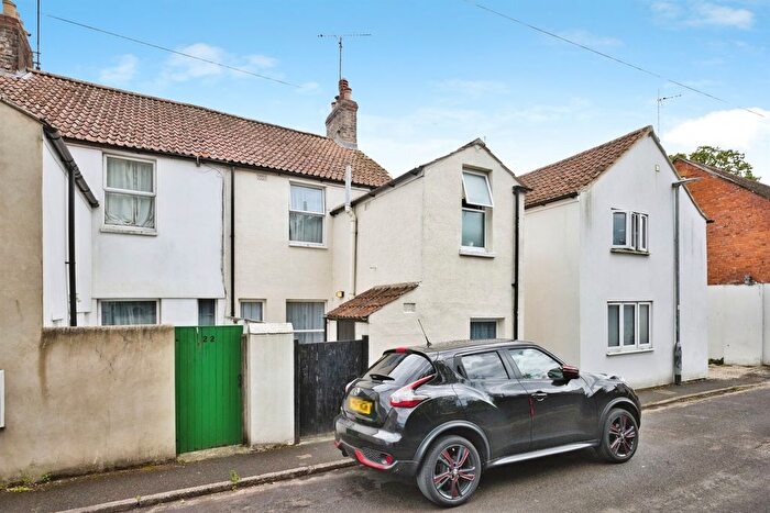 3 Bedroom End Terrace House For Sale In Camborne Place, Yeovil, BA21