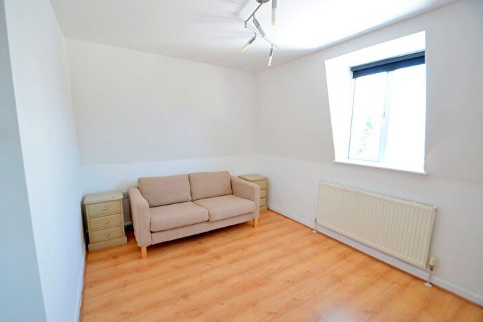 1 Bedroom Flat To Rent In Dollis Road, London, NW7
