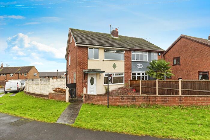 3 Bedroom Semi-Detached House For Sale In Cumberland Avenue, Leyland, Lancashire, PR25