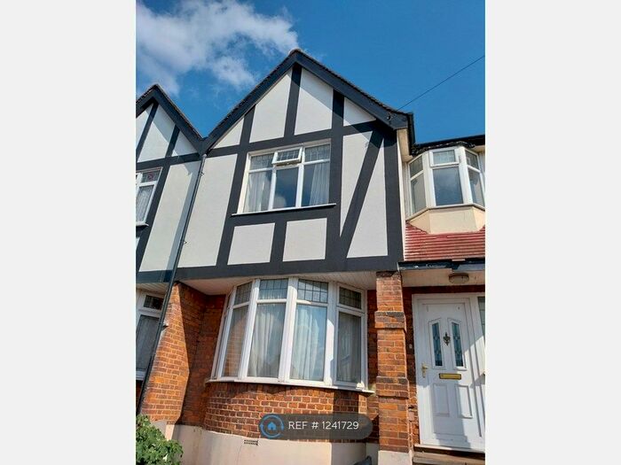 3 Bedroom Semi-Detached House To Rent In Tanfield Avenue, London, NW2