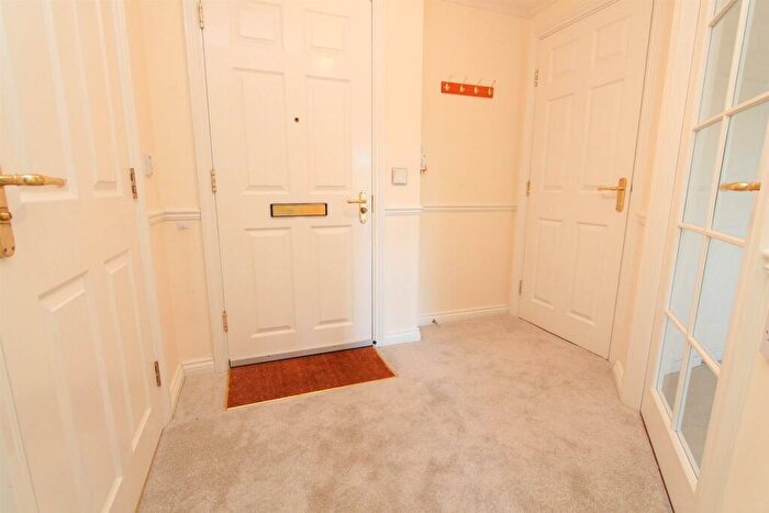 1 Bedroom Apartment For Sale In Hampton Lodge, Cavendish Road, South Sutton, SM2