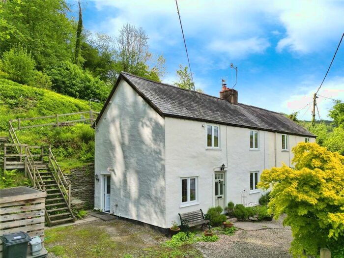 3 Bedroom Semi-Detached House For Sale In Glyn Ceiriog, Llangollen, Wrecsam, LL20