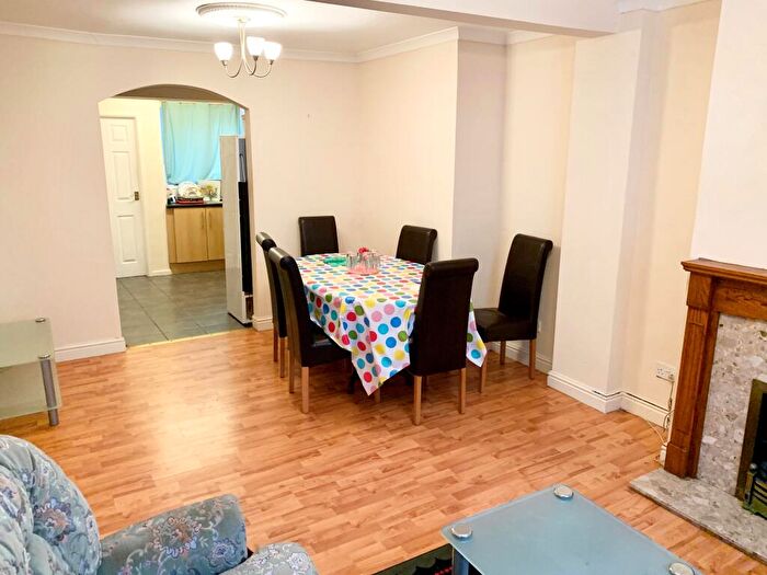 3 Bedroom Terraced House To Rent In Jenkins Street, Hopkinstown, Pontypridd, CF37