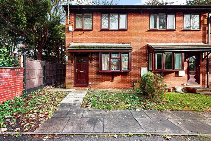 3 Bedroom Semi-Detached House To Rent In Sycamore Close, Hyde Park, Leeds, LS6