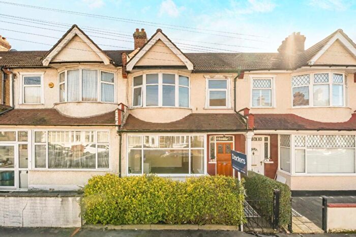 3 Bedroom House For Sale In Oaklands Avenue, Thornton Heath, CR7