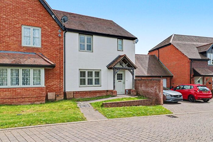 3 Bedroom Semi Detached House For Sale In Pembers Hill Drive, Fair Oak, SO50