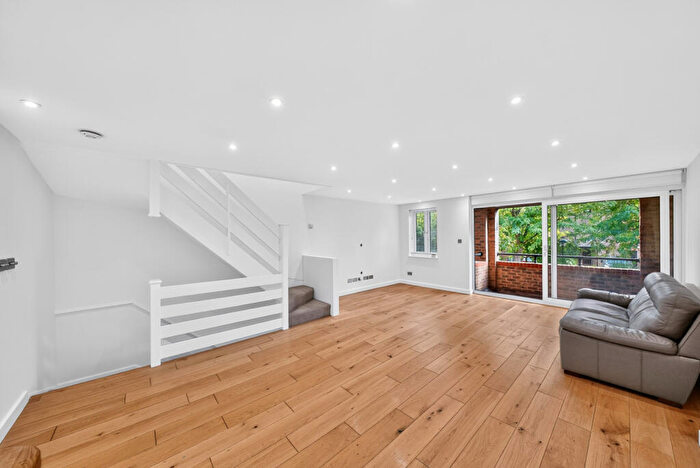 3 Bedroom Terraced House To Rent In Plymouth Wharf, London, E14
